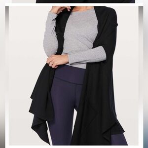 Lululemon 100% Merino Wool Live Freely Wrap NWOT Never worn Black O/S